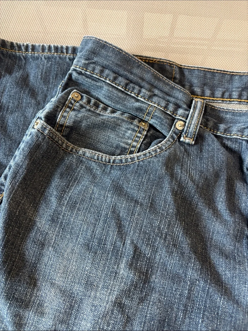 Levis relaxed fit